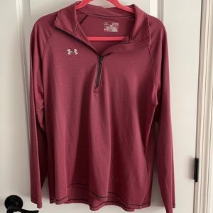 UNDER ARMOUR TOP